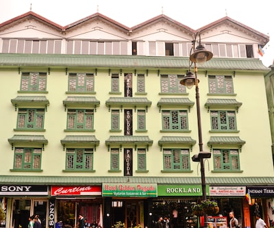 Hotel Golden Pagoda